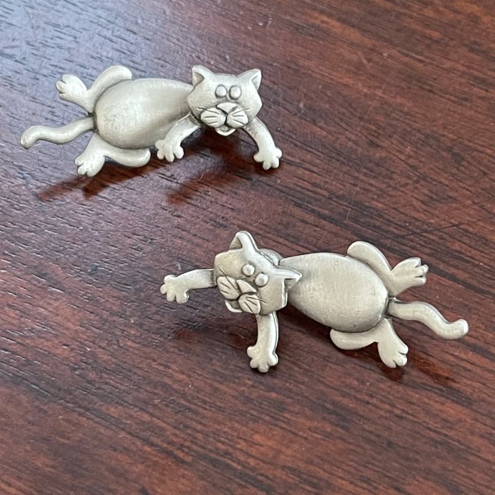 Jonette Jewelry pewter cat earrings
